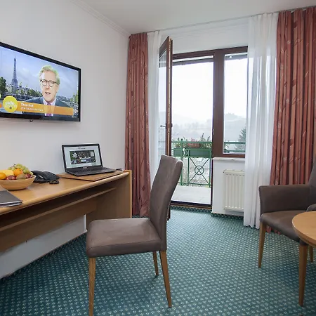 Hotel & Edelweiss 4*