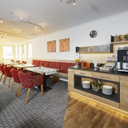 Hotel & Edelweiss 4*