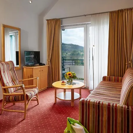 Hotel & Edelweiss 4*