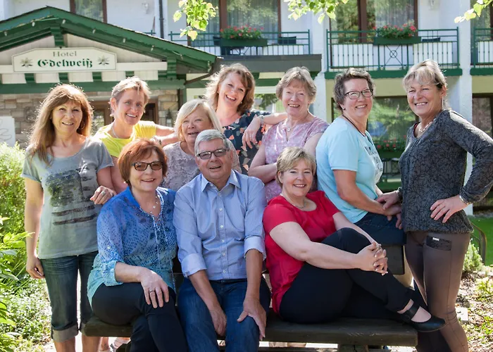 & Ferienappartements Edelweiss Hotel 4*